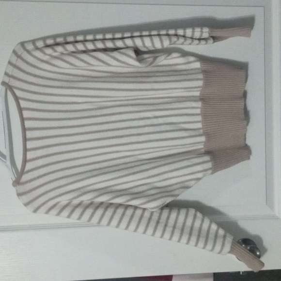 TAHARI SWEATER - Picture 10 of 10